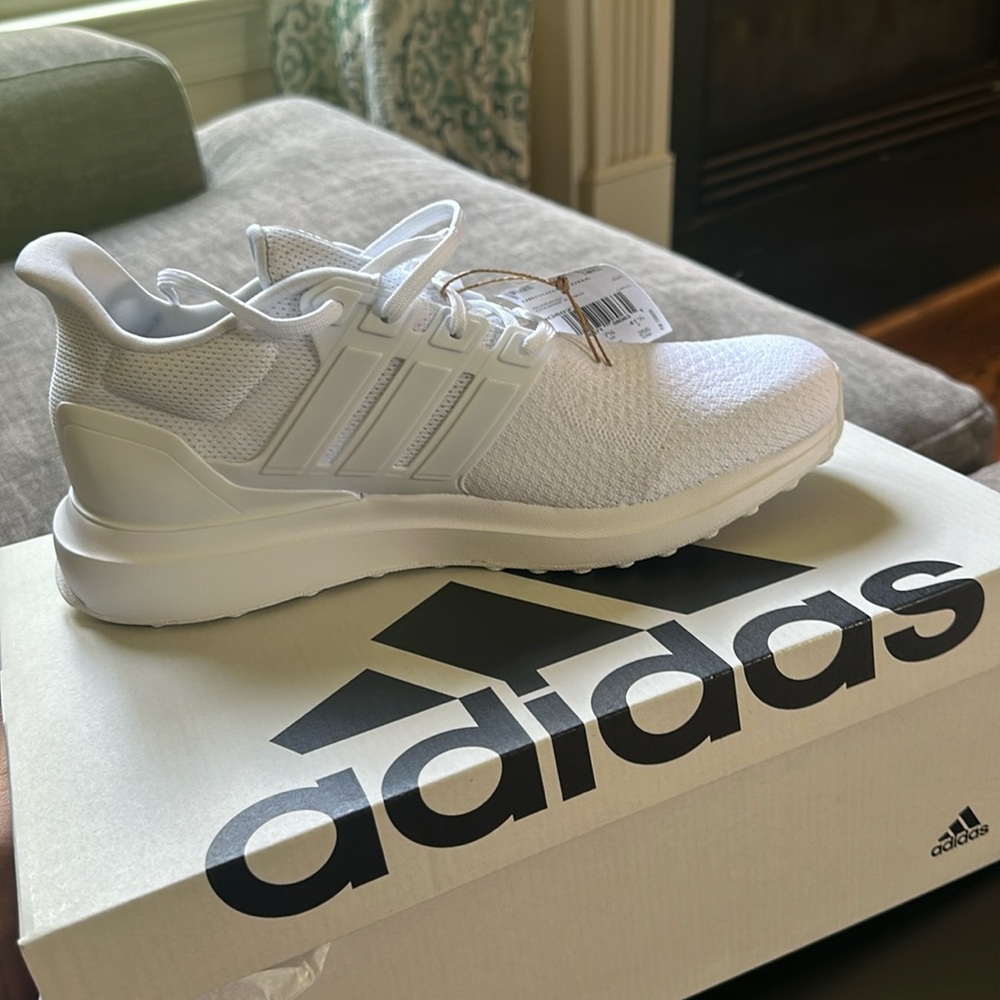 Adidas cloud white UBOUNCE DNA